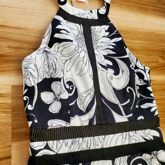 EEUC Trina Turk Tarina Floral Romper with Pockets!! - Picture 2 of 2